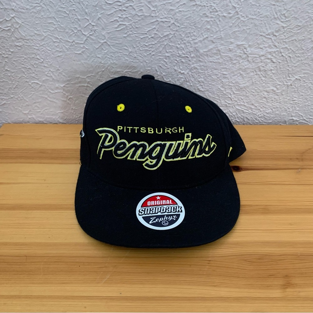 PITTSBURGH PENGUINS SCRIPT ZEPHYR SNAPBACK CAP HAT